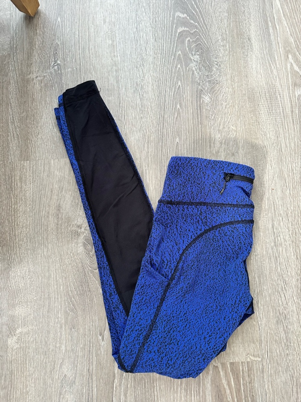Lululemon leggings size 4